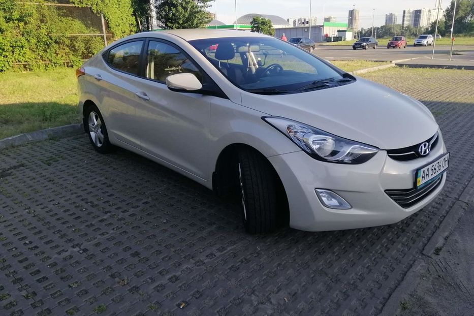 Продам Hyundai Elantra 2012 года в Киеве