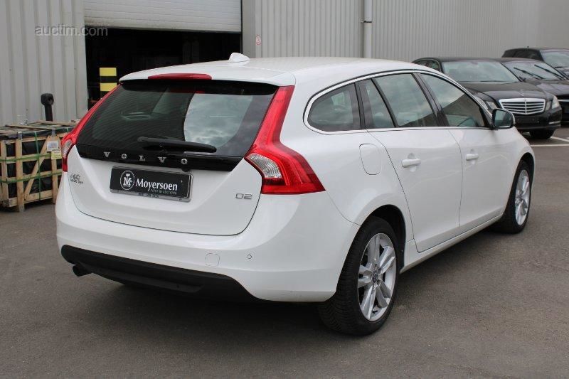 Продам Volvo V60 2013 года в Львове