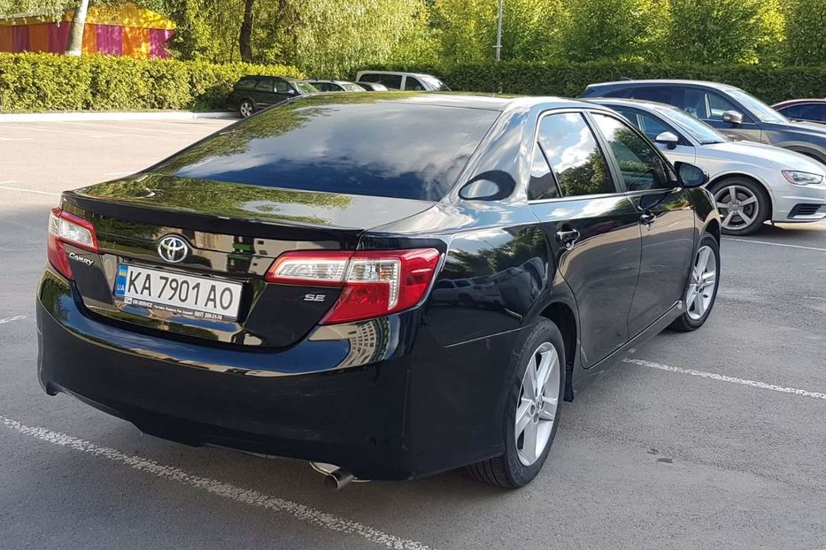 Продам Toyota Camry SE 2014 года в Киеве