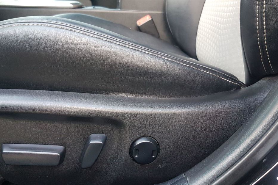 Продам Toyota Camry SE 2014 года в Киеве