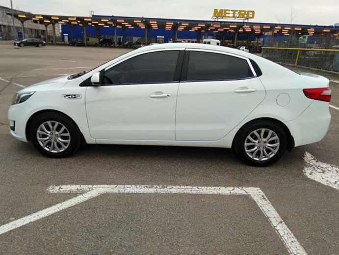 Продам Kia Rio 1.4 2013 года в Ивано-Франковске