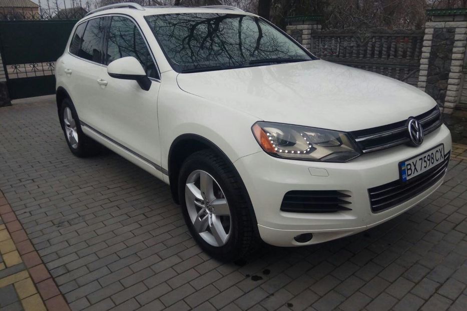 Продам Volkswagen Touareg 2012 года в Киеве