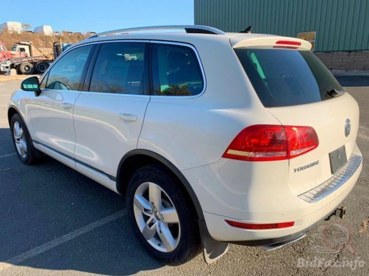 Продам Volkswagen Touareg 2012 года в Киеве