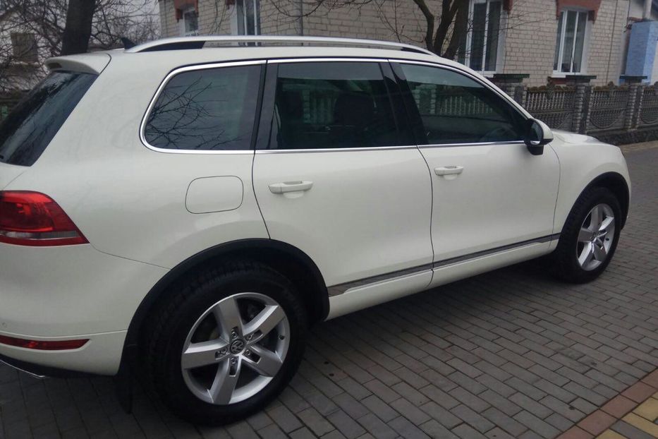 Продам Volkswagen Touareg 2012 года в Киеве