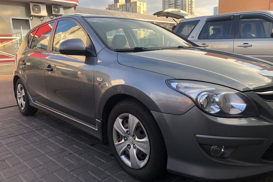 Продам Hyundai i30  2011 года в Киеве