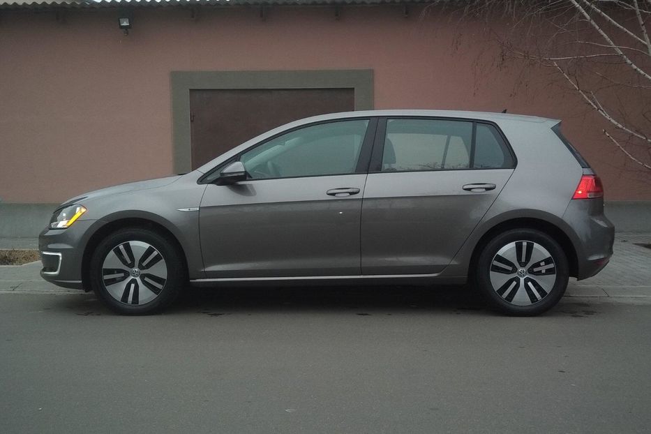 Продам Volkswagen e-Golf 2016 года в Одессе