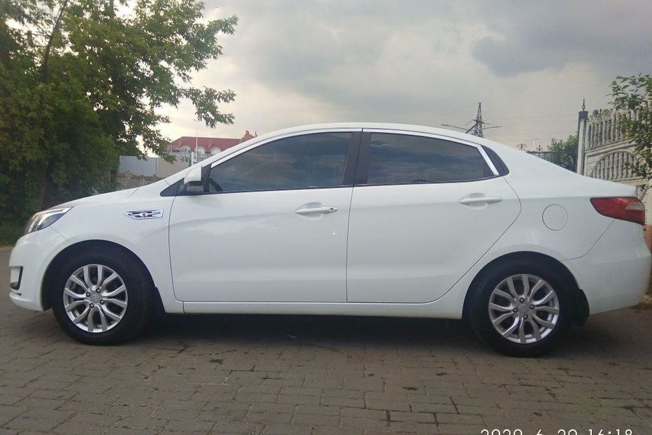 Продам Kia Rio 1.4 2013 года в Ивано-Франковске