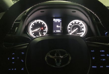 Продам Toyota Camry SE 2018 года в Одессе