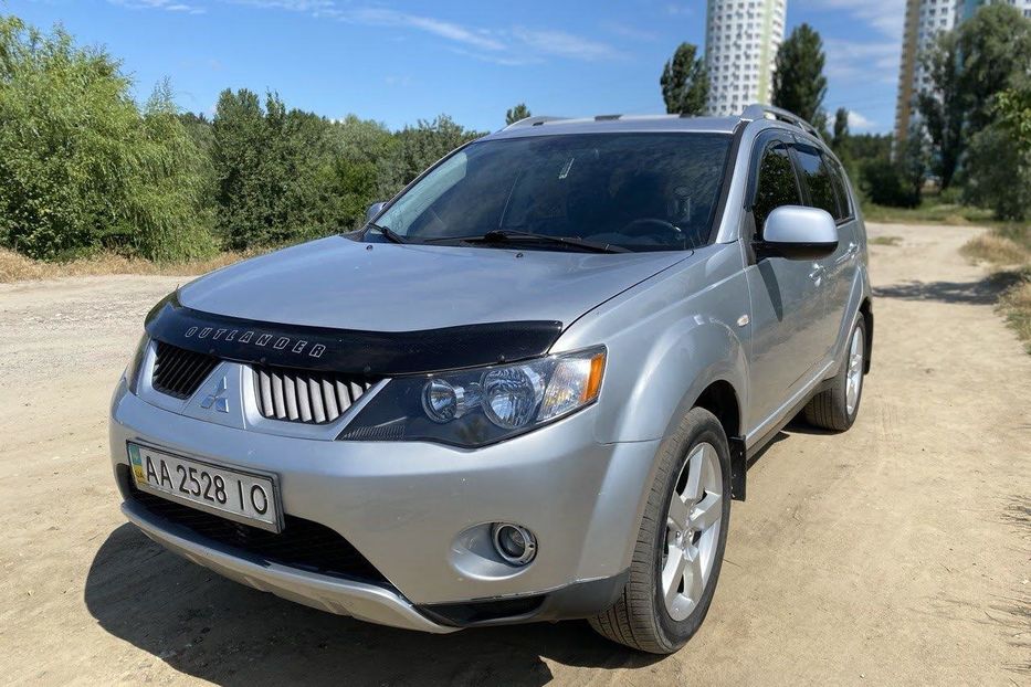 Продам Mitsubishi Outlander XL 2008 года в Киеве