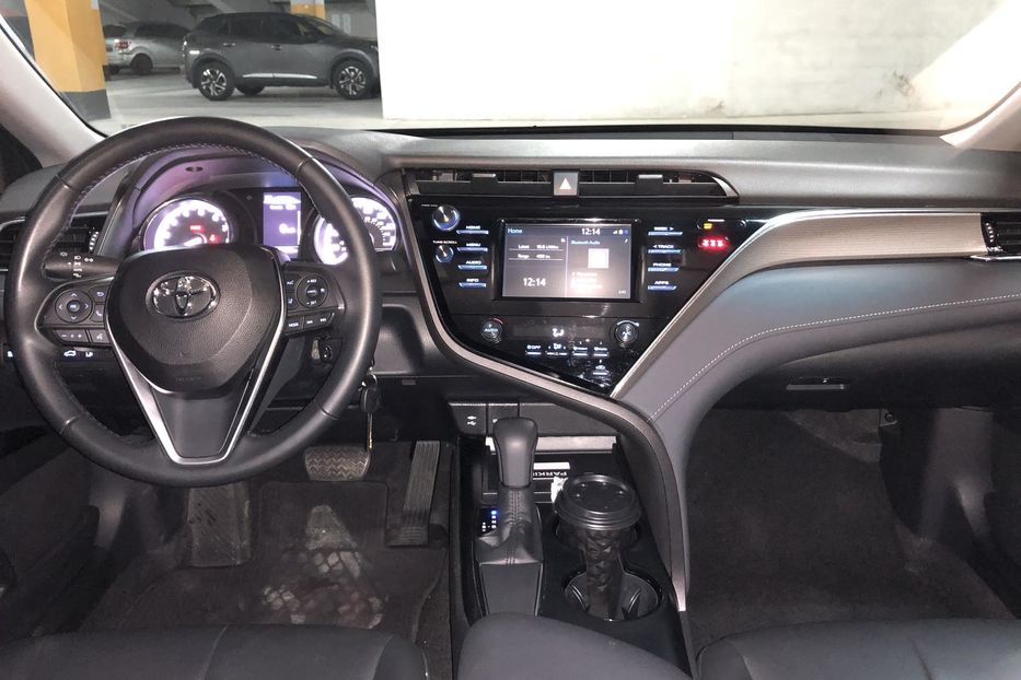 Продам Toyota Camry SE 2018 года в Одессе