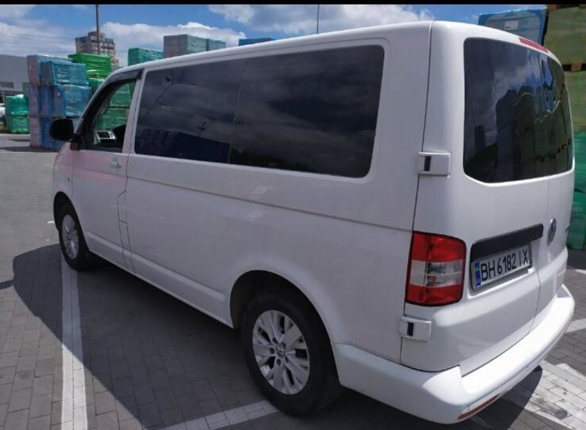 Продам Volkswagen T5 (Transporter) пасс. Т5 2015 года в Одессе