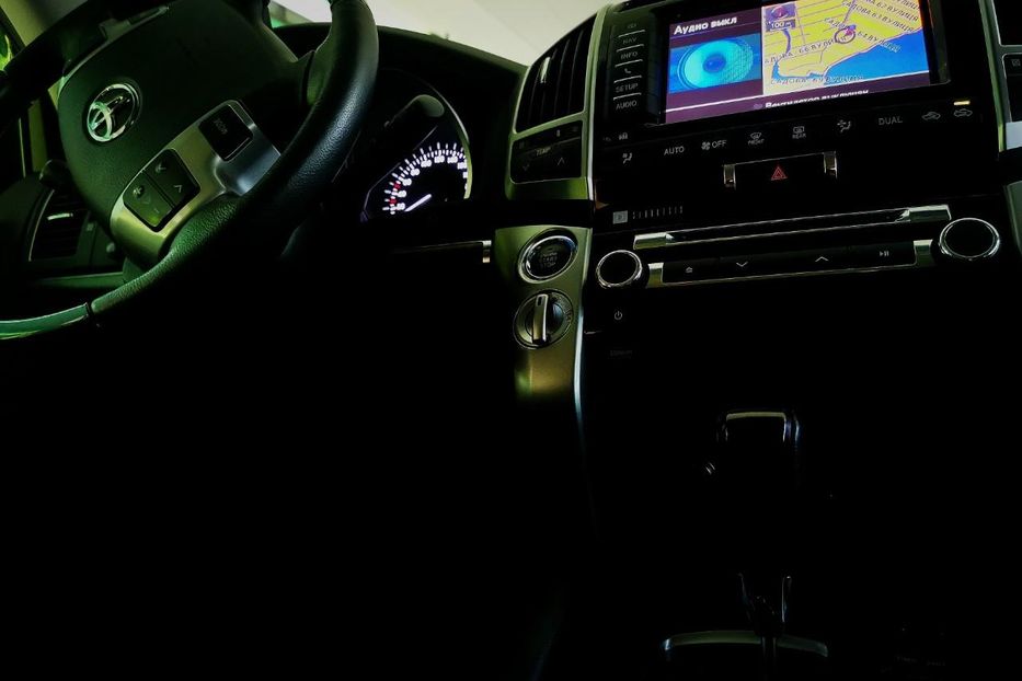 Продам Toyota Land Cruiser 200 2012 года в Киеве