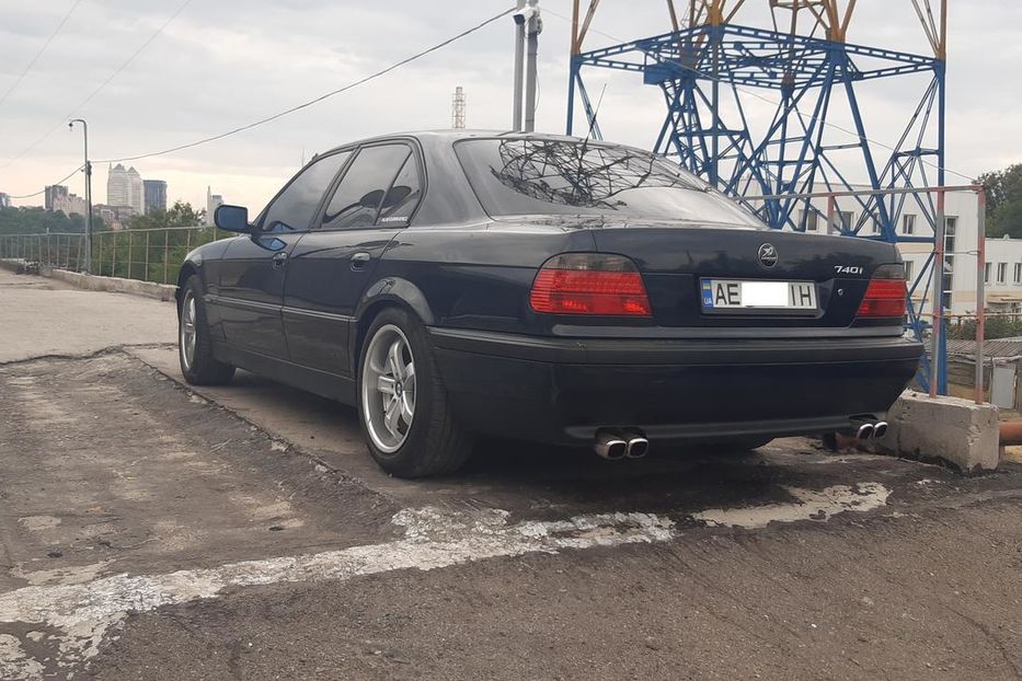 Продам BMW 740 1996 года в Днепре