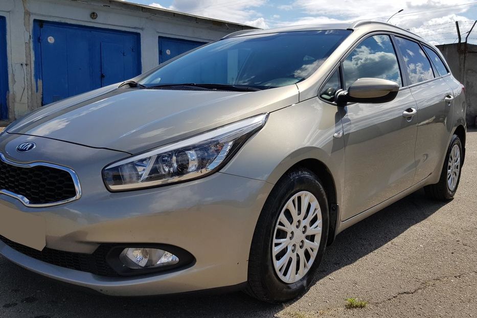 Продам Kia Ceed CEED SW 1.6 CRDI,  2015 года в Киеве