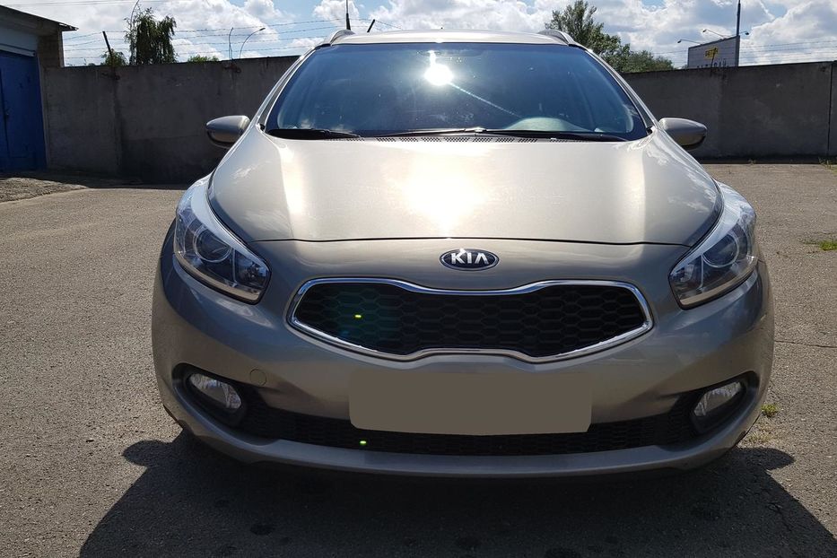 Продам Kia Ceed CEED SW 1.6 CRDI,  2015 года в Киеве