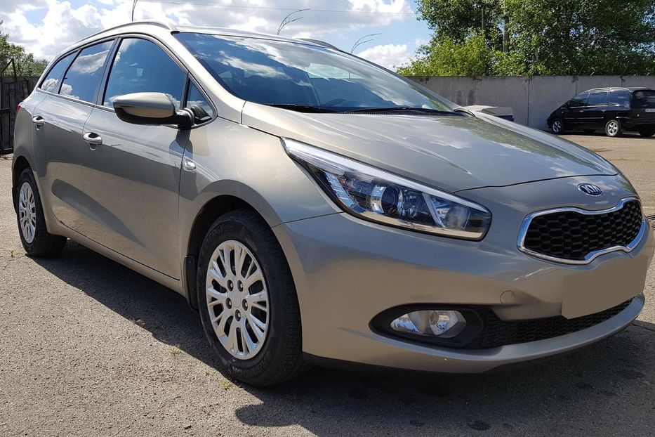 Продам Kia Ceed CEED SW 1.6 CRDI,  2015 года в Киеве