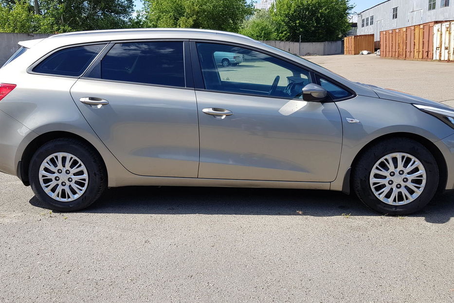 Продам Kia Ceed CEED SW 1.6 CRDI,  2015 года в Киеве