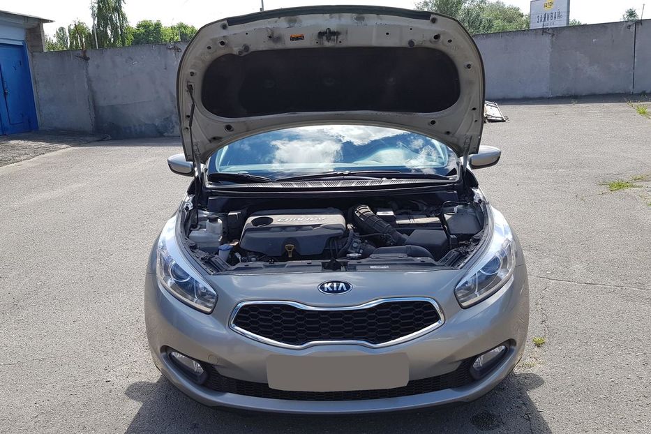 Продам Kia Ceed CEED SW 1.6 CRDI,  2015 года в Киеве