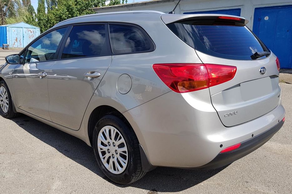 Продам Kia Ceed CEED SW 1.6 CRDI,  2015 года в Киеве