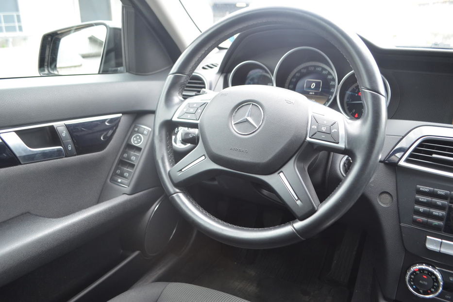 Продам Mercedes-Benz C-Class 200 2012 года в Киеве