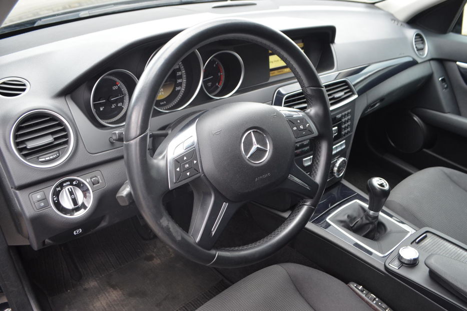 Продам Mercedes-Benz C-Class 200 2012 года в Киеве