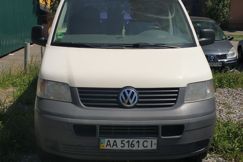 Продам Volkswagen T5 (Transporter) пасс. 2006 года в Киеве