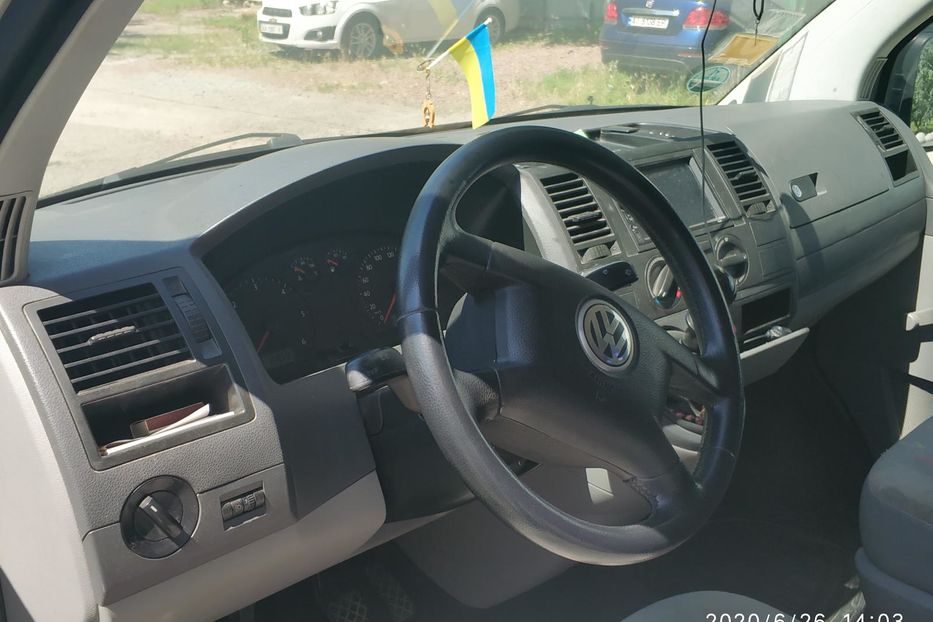 Продам Volkswagen T5 (Transporter) пасс. 2006 года в Киеве