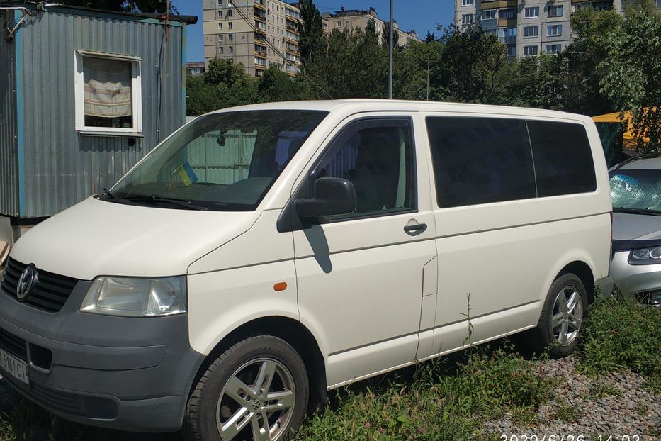 Продам Volkswagen T5 (Transporter) пасс. 2006 года в Киеве