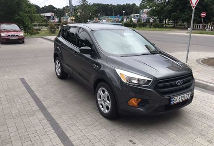 Продам Ford Escape 2017 года в Киеве