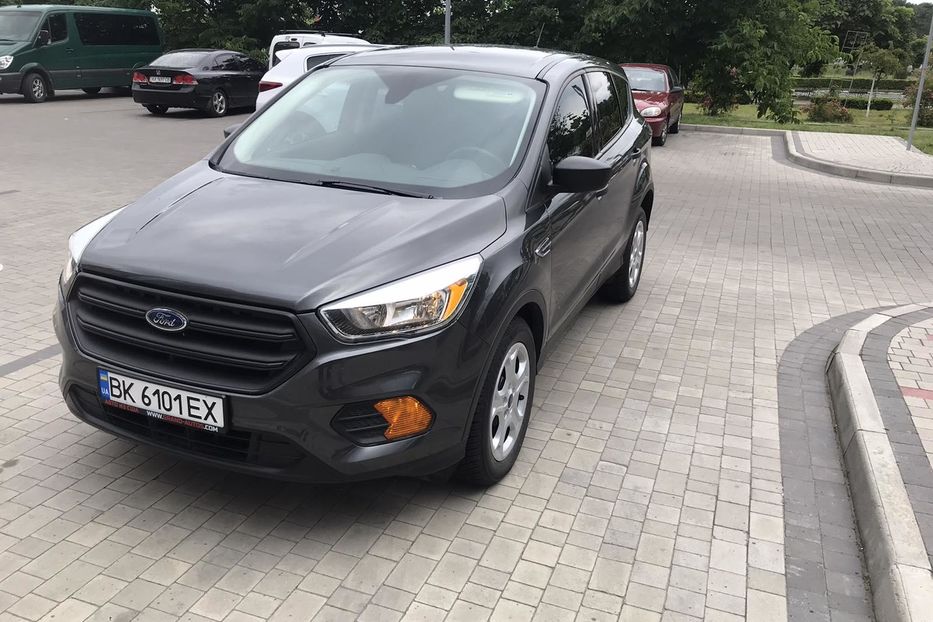 Продам Ford Escape 2017 года в Киеве