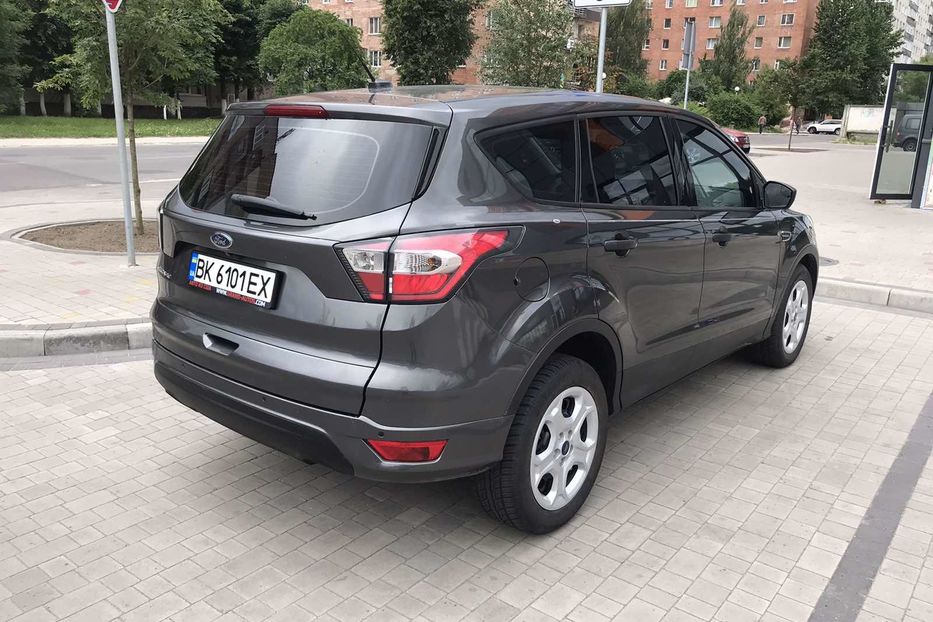 Продам Ford Escape 2017 года в Киеве