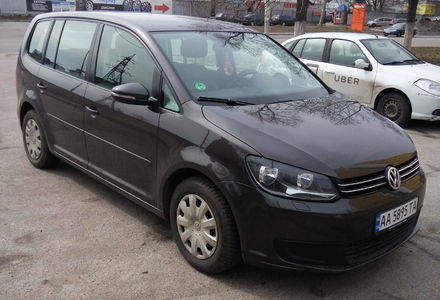 Продам Volkswagen Touran 2013 года в Киеве