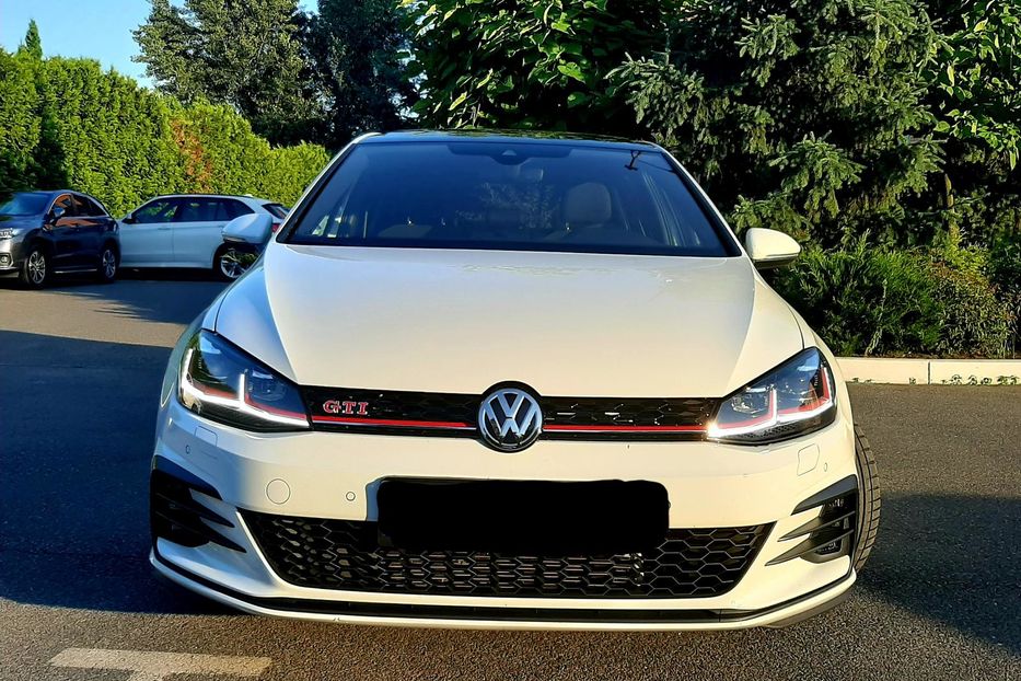 Продам Volkswagen Golf GTI Performens 2019 года в Киеве