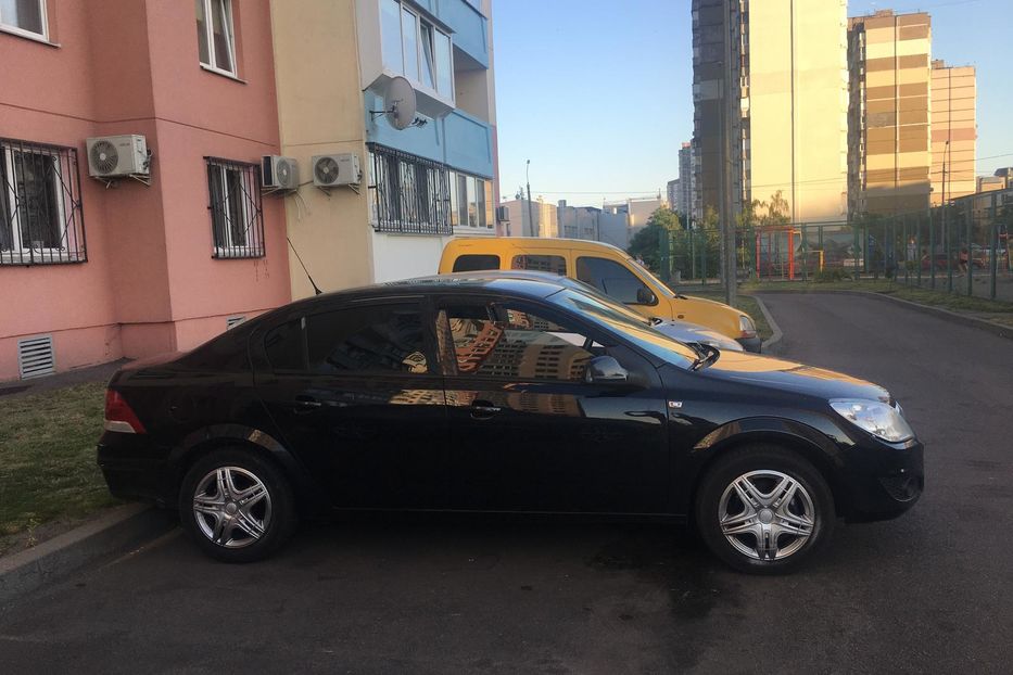 Продам Opel Astra H 2012 года в Киеве