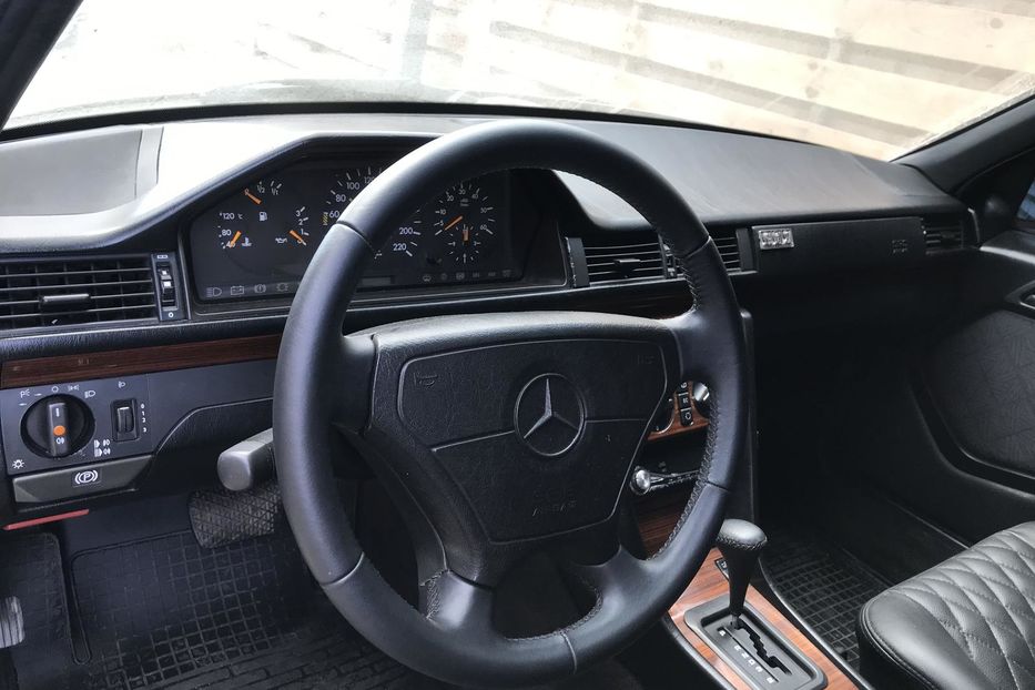 Продам Mercedes-Benz 300 1995 года в Харькове