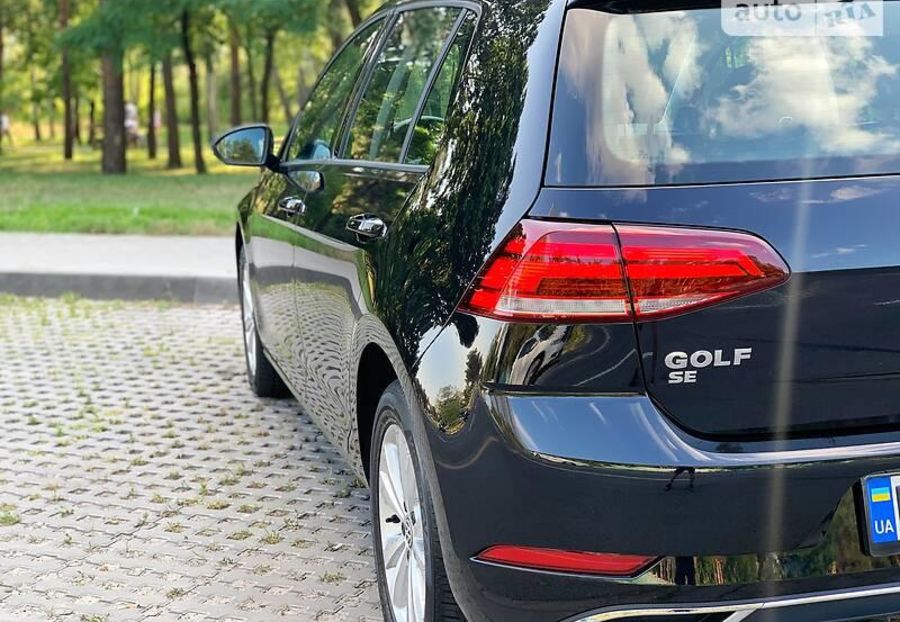 Продам Volkswagen Golf VII SE 2019 года в Киеве