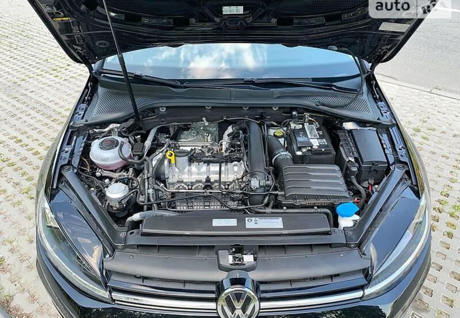 Продам Volkswagen Golf VII SE 2019 года в Киеве