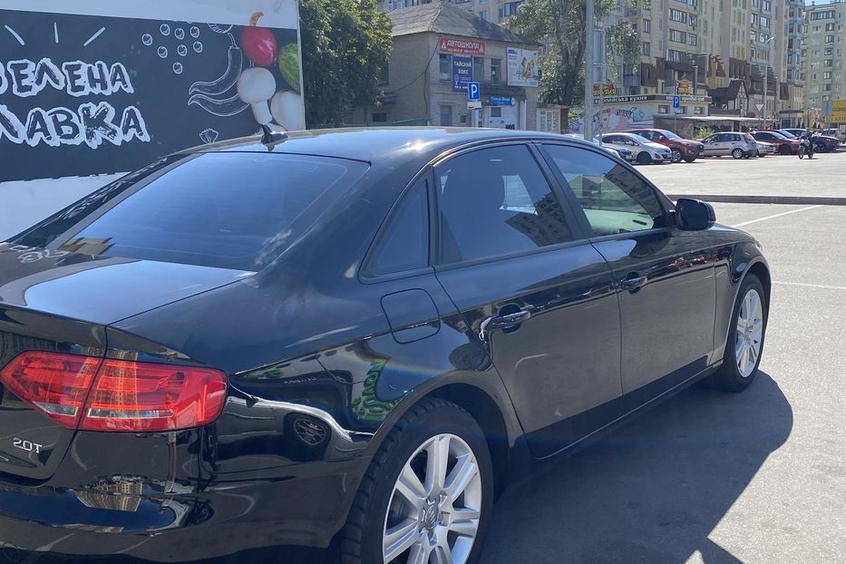 Продам Audi A4 Premium  2011 года в Киеве