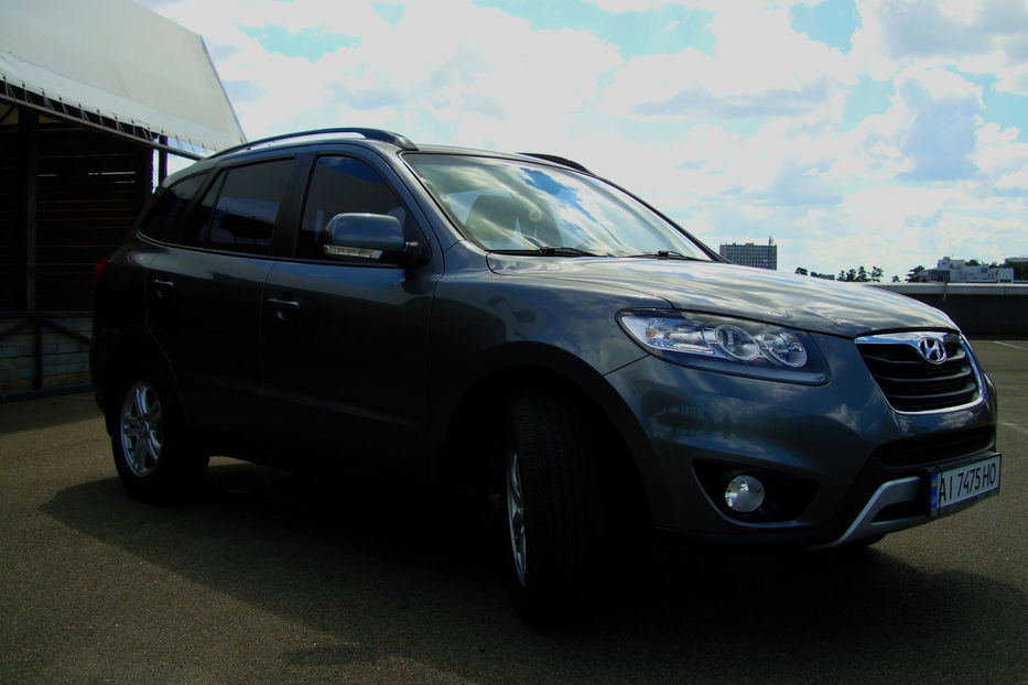 Продам Hyundai Santa FE 2011 года в г. Вишневое, Киевская область