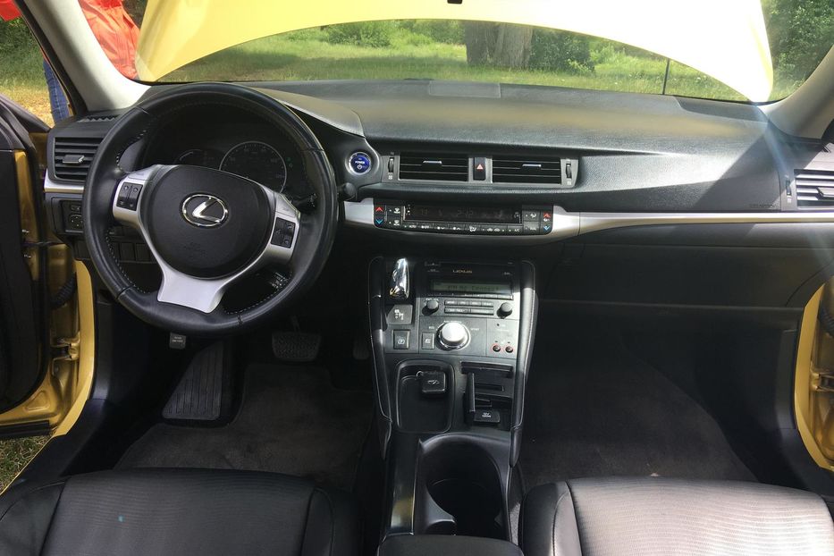 Продам Lexus CT 2011 года в Житомире