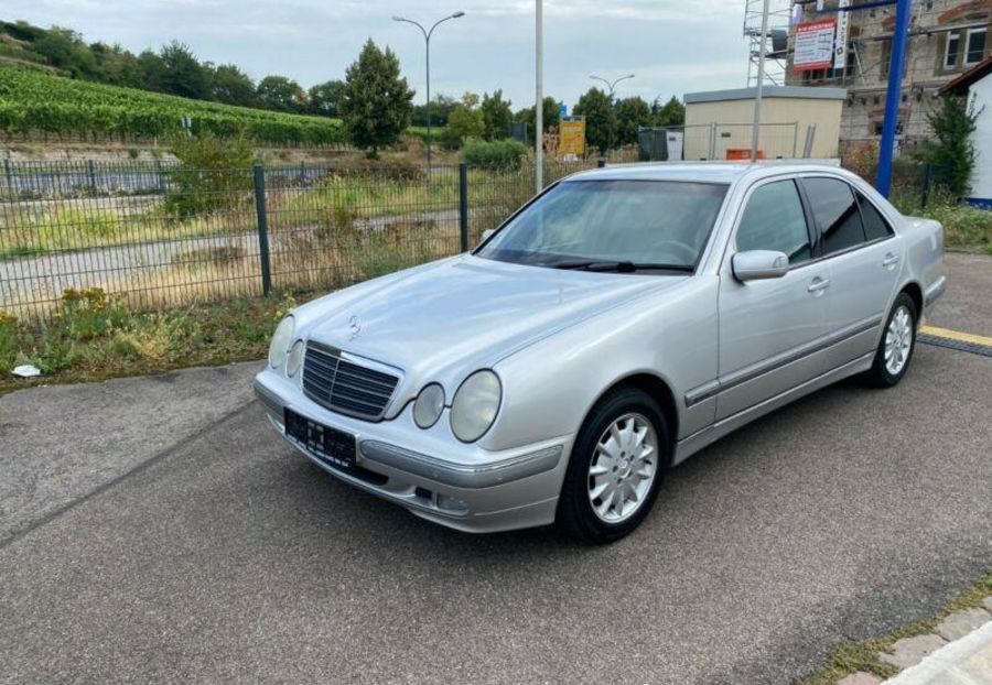 Продам Mercedes-Benz E-Class 2003 года в г. Хуст, Закарпатская область