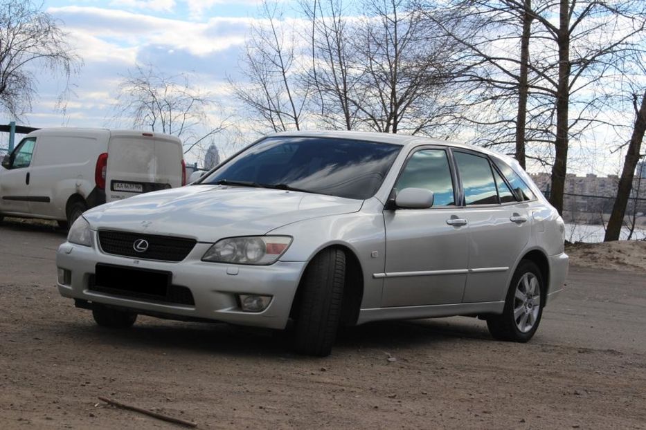 Продам Lexus IS 200 hatchback 2003 года в Киеве