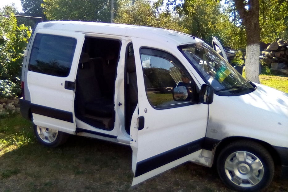 Продам Citroen Berlingo пасс. 2002 года в г. Золочев, Львовская область