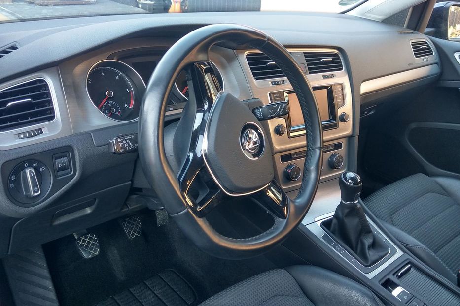 Продам Volkswagen Golf VII ComfortLine 2.0TDI 2014 года в Луцке
