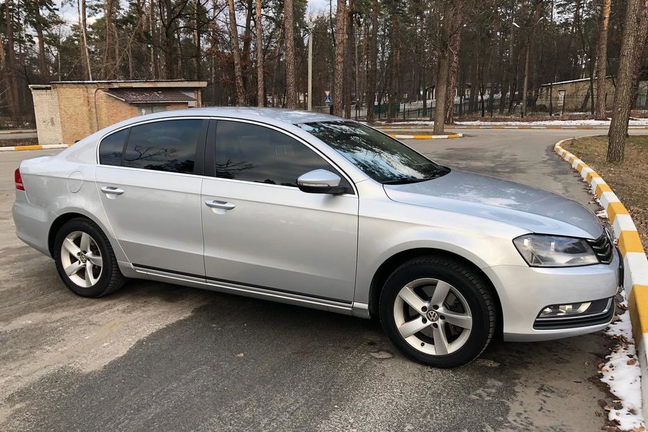 Продам Volkswagen Passat B7 2013 года в Киеве