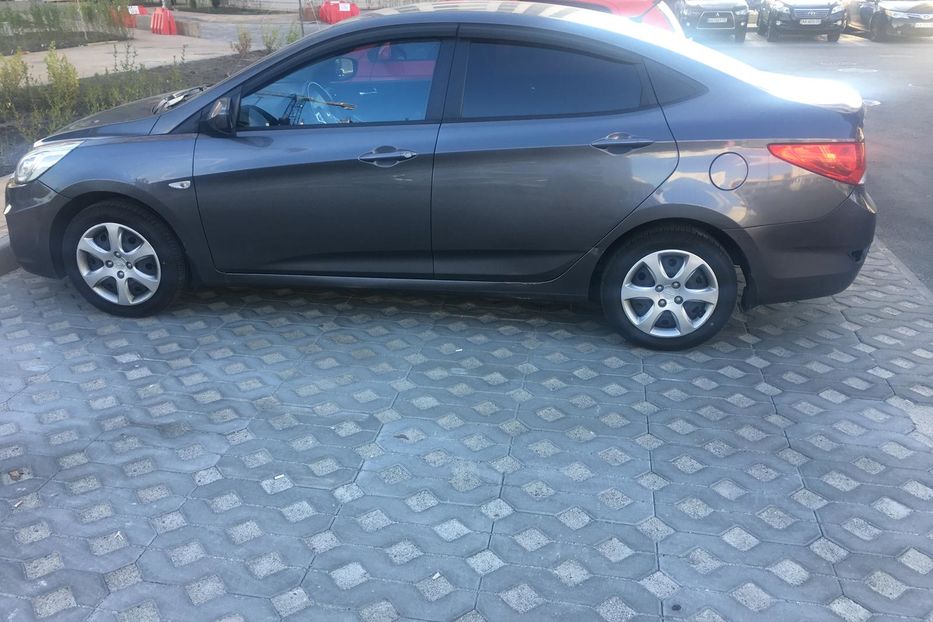 Продам Hyundai Accent  2013 года в Киеве