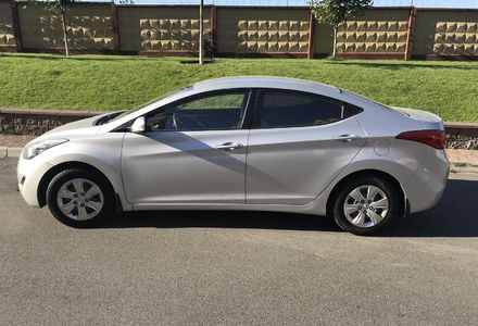 Продам Hyundai Elantra 2013 года в Киеве