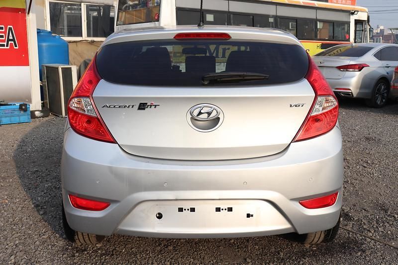 Продам Hyundai Accent  A/T R17/R.SENSOR/FULL AIRBAG 2015 года в Одессе