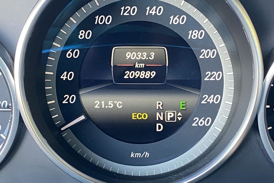 Продам Mercedes-Benz E-Class 220 AMG 2013 года в Киеве