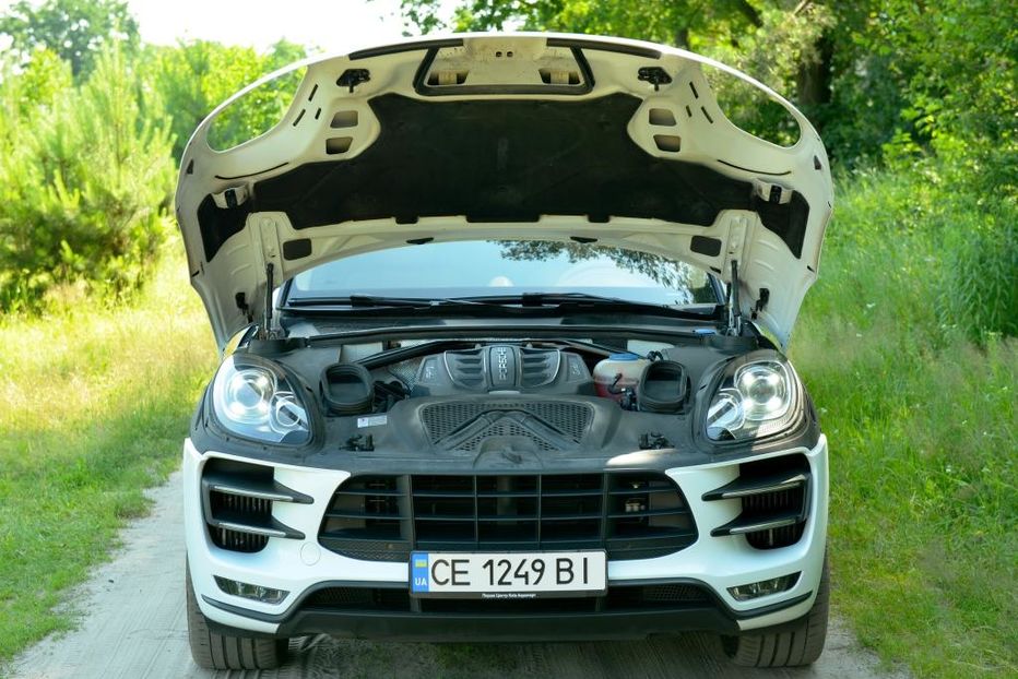 Продам Porsche Macan Turbo 3,6  2014 года в Киеве